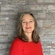 Louise Mangos author photo